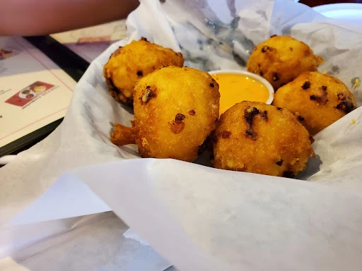 Pigout BBQ & Southern Soul Food photo 3